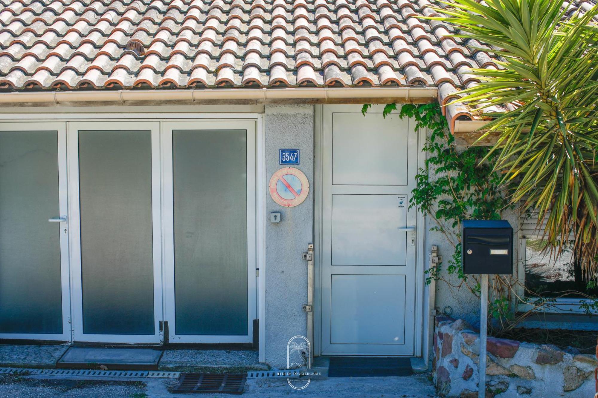 Maison Sur L'Eau-Hyeres-Almanarre-Parkings Clim Wifi By Hc מראה חיצוני תמונה