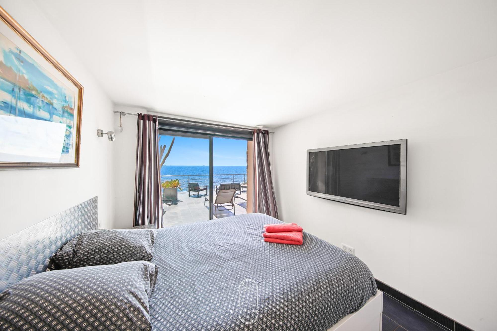 Maison Sur L'Eau-Hyeres-Almanarre-Parkings Clim Wifi By Hc מראה חיצוני תמונה